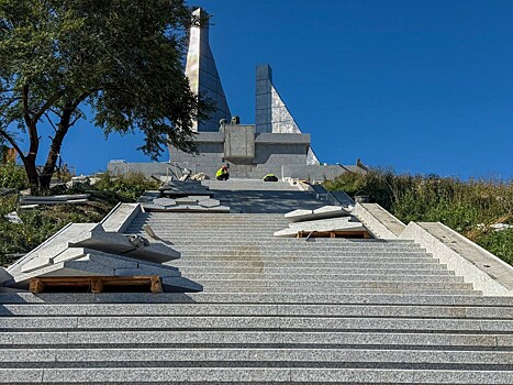 НЗМУ отремонтирует звонницу рядом с памятником «Скорбящая мать»