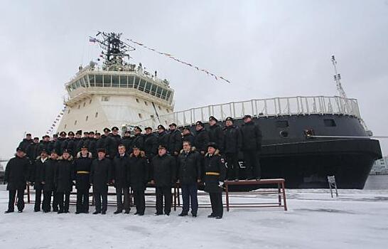 Жители Петербурга простились с гендиректором «Адмиралтейских верфей» Александром Бузаковым