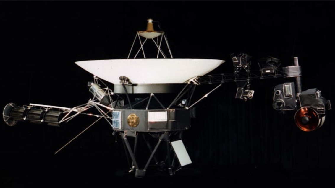 «Вояджер-1» впервые за пять месяцев передал читаемые данные