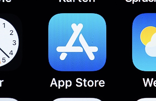 Нейросеть Apple будет самостоятельно размещать рекламу в App Store