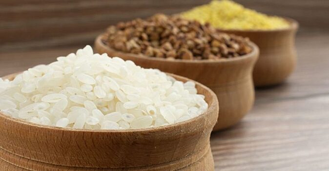 Рис, гречка и пшено: приготовив вместе эти три крупы, получится вкусный гарнир