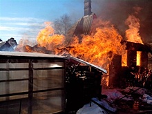 В Иркутской области и Красноярском крае полыхают пожары. Сгорели школа и жилые дома, есть погибшие