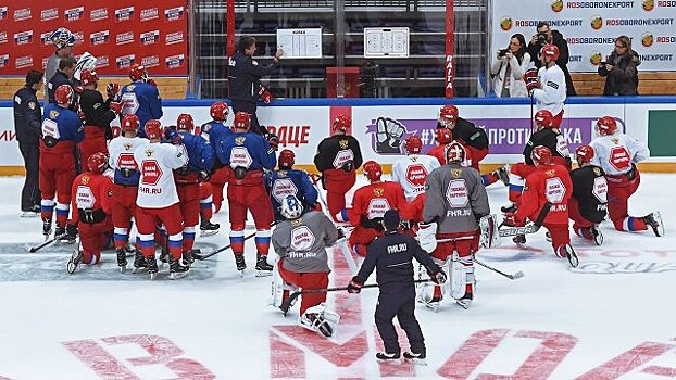 Хоккеисты из РФ сыграют в форме без национальной символики
