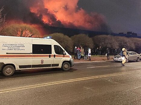 Уголовное дело возбуждено по факту пожара на рынке в Петербурге
