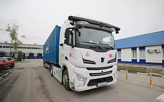 "Яндекс" начал тестировать беспилотный грузовик на огромном складе «Спортмастера»