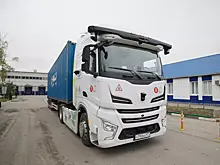 "Яндекс" начал тестировать беспилотный грузовик на огромном складе «Спортмастера»