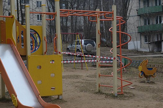 Почти 140 детских площадок по губернаторской программе установят в Подмосковье в 2023 году
