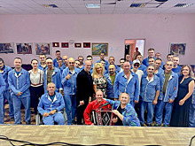 Культбригада Москонцерта поздравила с Днем российского флага военнослужащих и жителей новых регионов России