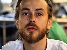 «Его интересуют только деньги»: отец Децла впервые прокомментировал отношения с внуком