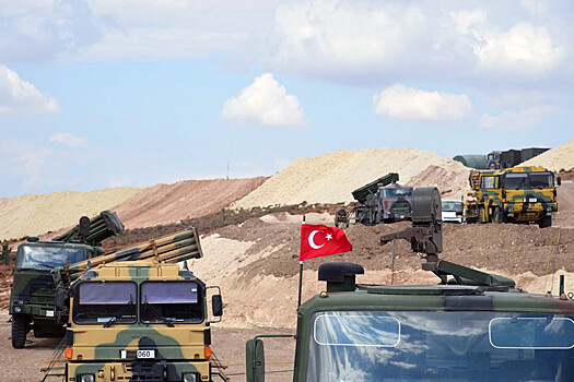 Турция перебросила военные силы к сирийской границе
