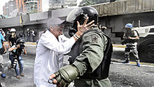 Почти 150 человек пострадали за день протестов в Каракасе