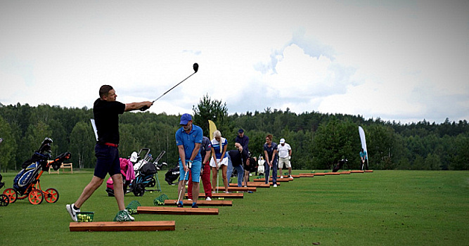 В турнире по гольфу на фестивале «Сильные фигуры» участвовали зарубежные гости из 20 стран мира