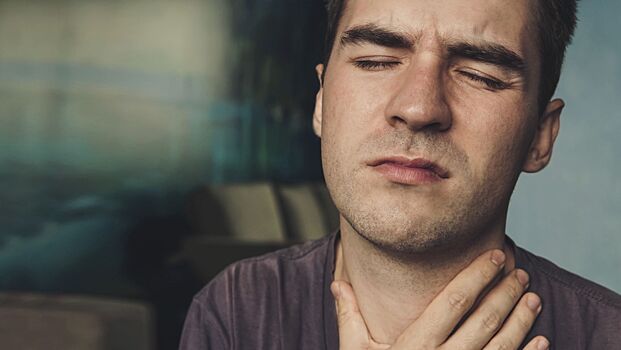 Названы болезни, на которые может указывать першение в горле