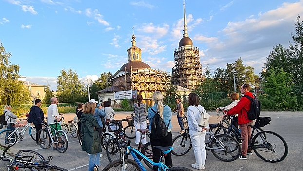 По Заречью на велосипедах прогулялись вологодские гиды-любители