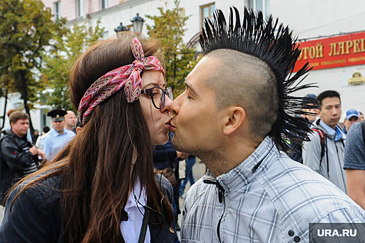 Ученые Пермского политеха объяснили пользу поцелуев
