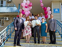 Врио губернатора Игорь Бабушкин поздравил счастливых родителей тройни