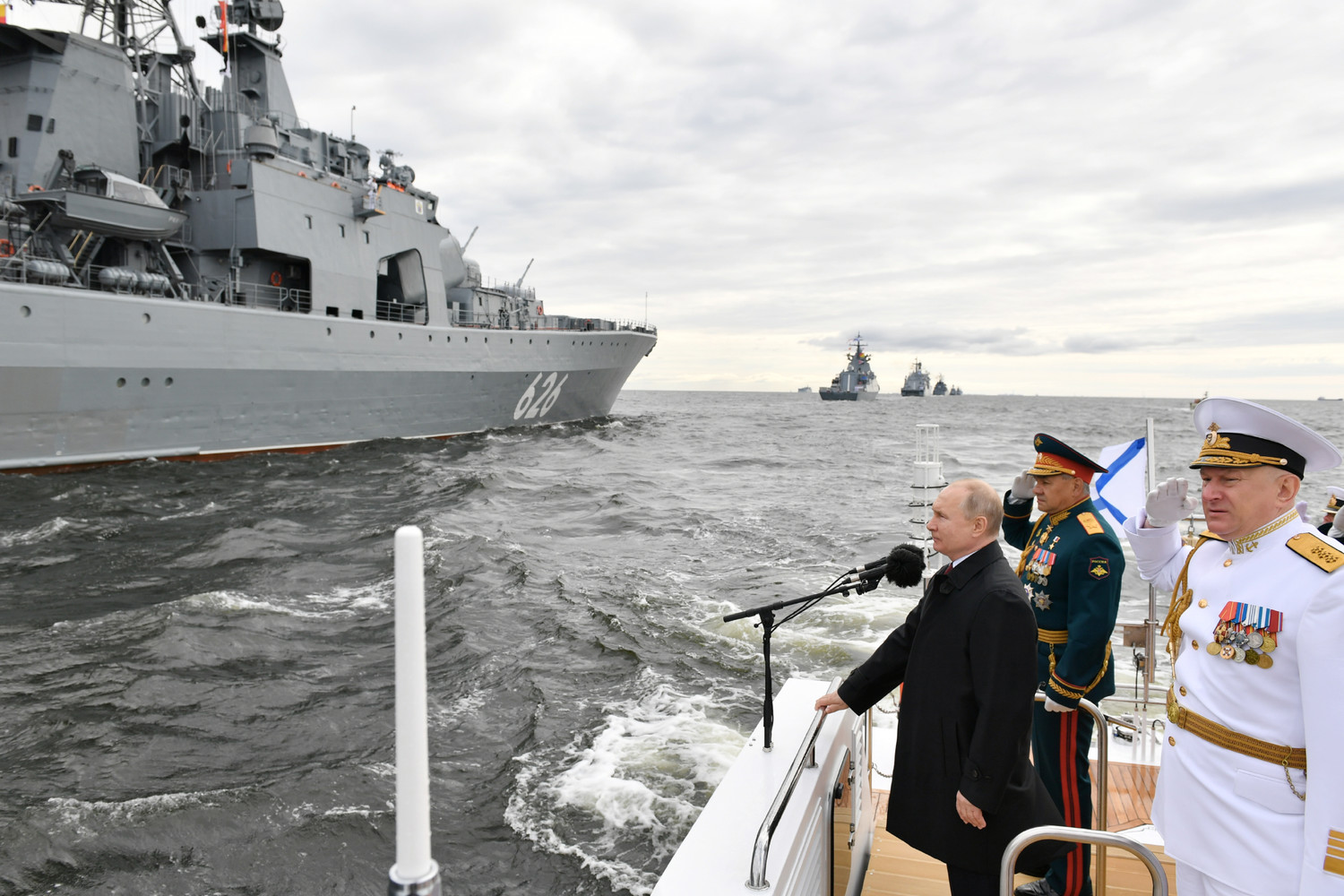 Путин:&nbsp; Россия стала великой морской державой благодаря флоту и ученным