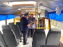 ГАИ на Сахалине проверяет готовность школьных автобусов к новому учебному году