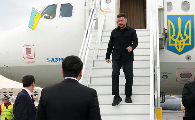 Зеленский в Ереване: С Пашиняна много не стрясешь, зато в "теплой компании" можно погрозить кулаком Москве с гор Кавказа