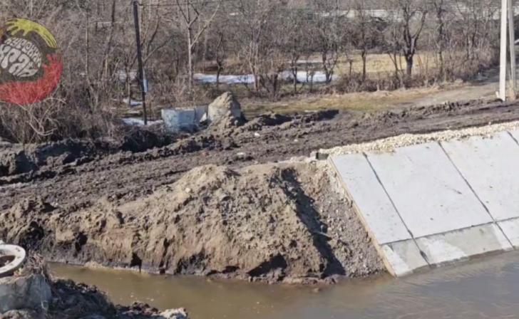 В Курске до 1 июня власти обязаны расчистить дренажный канал в Сеймском округе