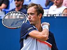 Даниилу Медведеву на день рождения подарили торт с осьминогом