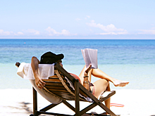 Психолог рекомендовала не брать в отпуск ноутбук и не смотреть рабочие чаты