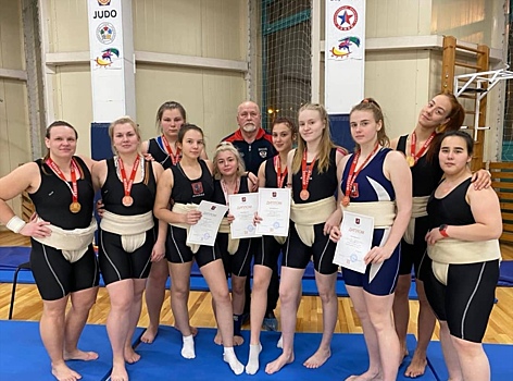 Спортсменки «Самбо-70» на городском турнире по сумо завоевали 5 золотых наград