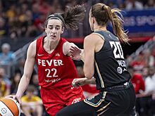 Кейтлин Кларк стала третьим новичком НБА/WNBA, добившимся рекордных показателей за игру