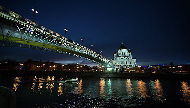 Одна из секций Патриаршего моста в Москве оказалась в аварийном состоянии