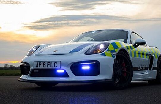 В полку прибыло: Porsche Cayman GT4 пополнил ряды британской полиции