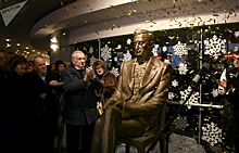 В русском театре Тбилиси открыли памятник Грибоедову, созданный Церетели