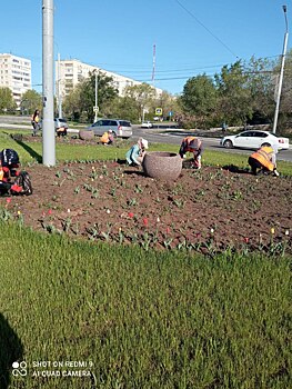 Работа кипит: на улицах Оренбурга продолжают наводить чистоту