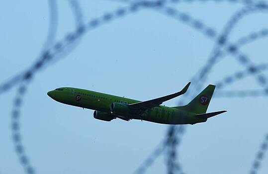 Пассажирский Boeing прервал вылет в Москву из-за поломки двигателя