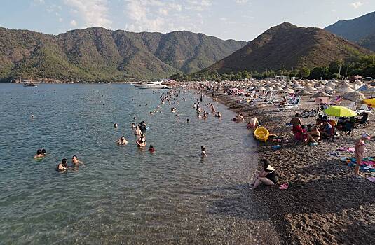 Исследователи назвали безальтернативную страну для отдыха россиян летом