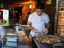 Мясо, лаваш и овощи… Почему так популярна шаурма?