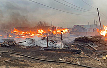 Горят жилые дома, огонь перешел на лес. Что известно о пожарах в Иркутской области