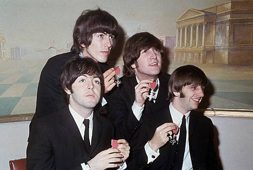 Автографы The Beatles захотели продать за миллионы рублей