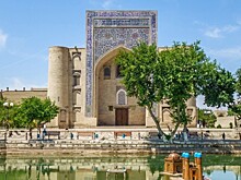 Поток российских туристов в Узбекистан вырос почти в три раза