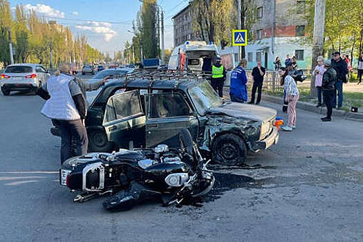 В Ростове 16-летний пассажир мотоцикла попал в реанимацию после ДТП