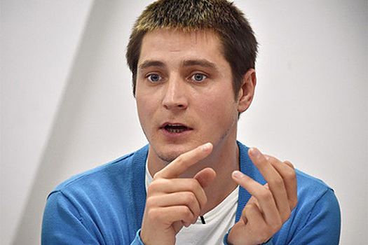 Рассказавший о пытках в Чечне гей покинул Россию из-за угроз