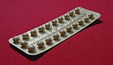 Гормональные контрацептивы повышают риск рака груди