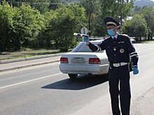 Автоинспекторы продолжат осуществлять контроль за водителями в выходные дни