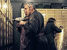 В Санкт-Петербурге иностранец совершил «кражу века». Как он похитил из банка 1,5 миллиарда рублей и чьи рекорды побил?