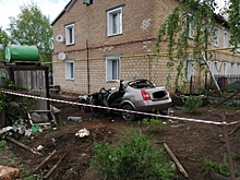 Автомобиль врезался в частный дом в Оренбургской области