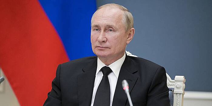 В Кремле объяснили, как Путин проголосовал без телефона
