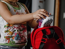 Омск - heart, love и pure: омские власти заказали рюкзаки для первоклассников с надписями на английском языке