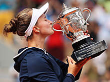 Крейчикова и Синякова обыграли Игу Свёнтек и Бетани Маттек-Сэндс в финале «Ролан Гаррос»