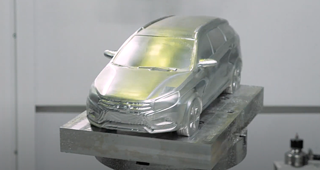 Создание модели автомобиля на станке с ЧПУ показали на видео