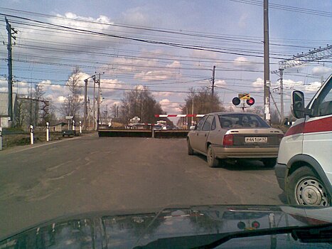 Закрывается железнодорожный переезд в Химози