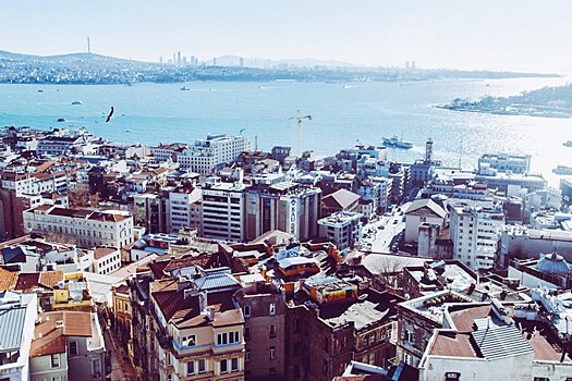 Работа в Турции: где найти, как устроиться и сколько можно заработать?